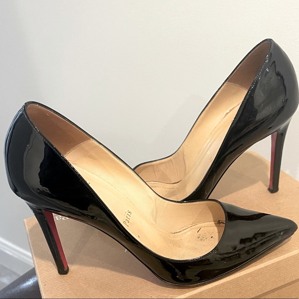 Louboutin Pigalle. Black patent leather 100-mm slender stiletto heel 38 1/2